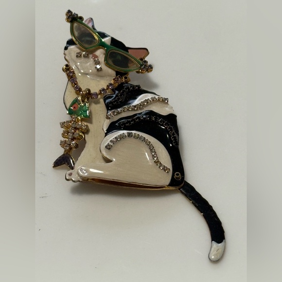 Lunch at the Ritz Jewelry - Vintage lunch at the Ritz Cat Brooch & enhancer. Gold plated.